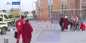 معبر رفح يستقبل دفعة جديدة من الفلسطينيين العائدين إلى قطاع غزة معبر رفح يستقبل دفعة جديدة من الفلسطينيين العائدين إلى قطاع غزة