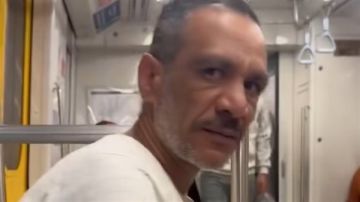 واقعة مسن المترو تتجدد.. مشادة حادة بسبب طريقة الجلوس بالفيديو