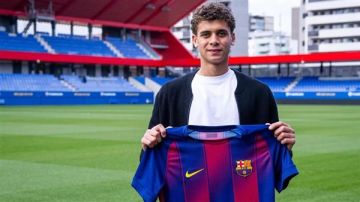 برشلونة أتلتيك يعجل تجهيز حمزة عبد الكريم وسط تأخر إجراءات قيده برشلونة أتلتيك يعجل تجهيز حمزة عبد الكريم وسط تأخر إجراءات قيده