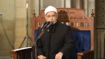 رئيس جامعة الأزهر: النبي ربط شهر الصيام برؤية الهلال ليكون قائما على العلامات الشرعية رئيس جامعة الأزهر: النبي ربط شهر الصيام برؤية الهلال ليكون قائما على العلامات الشرعية