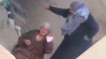 قرار عاجل بشأن المتهمة بالاعتداء على والدتها المسنة في الشرقية