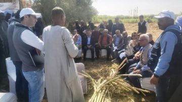 نائب محافظ أسوان والسفير الكندي يتابعان مشروع تعزيز الزراعة الذكية مناخيا بنصر النوبة صور