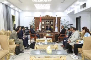 وفد من وزارة المالية يتفقد محافظة قنا