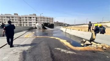 انقلاب سيارة نقل مواد بترولية أعلى محور حسب الله الكفراوي انقلاب سيارة نقل مواد بترولية أعلى محور حسب الله الكفراوي