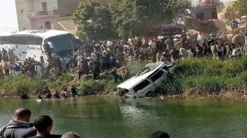 مصرع 4 وإصابة 7 بانقلاب ميكروباص بعد تصادم مع أتوبيس في أرمنت بالأقصر