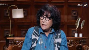 منهن جوليا روبرتس.. عزة فهمي: فنانات عالميات ارتدين تصاميم الحلي الخاصة بي منهن جوليا روبرتس.. عزة فهمي: فنانات عالميات ارتدين تصاميم الحلي الخاصة بي