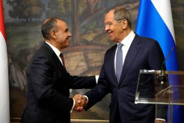 يتمتع بسمعة دولية عالية .. سفارة روسيا تهنئ وزير خارجية مصر بعيد ميلاده يتمتع بسمعة دولية عالية .. سفارة روسيا تهنئ وزير خارجية مصر بعيد ميلاده