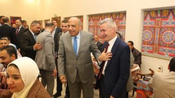 وزير الكهرباء يشارك العاملين والقابضة والمصرية للنقل إفطارهم الجماعي .. صور وزير الكهرباء يشارك العاملين والقابضة والمصرية للنقل إفطارهم الجماعي .. صور