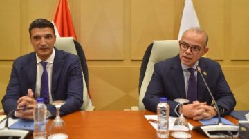 وزيرا الاستثمار والصناعة يطلقان مرحلة تأسيسية جديدة لملف التصدير.. تفاصيل وزيرا الاستثمار والصناعة يطلقان مرحلة تأسيسية جديدة لملف التصدير.. تفاصيل