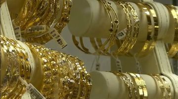 1100 جنيه تبخرت من عيار 21.. سعر الذهب يواصل نزيف الخسائر بشكل حاد