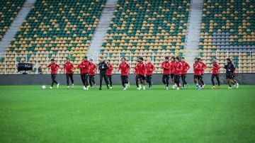 5 عوامل تشجع المارد الأحمر على هزيمة بطل الجزائر.. هل يكسر الأهلي عقدة شبيبة القبائل؟