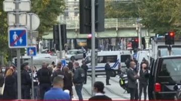 إصابة 6 أشخاص في انفجار قنبلة يدوية بصالون تجميل في فرنسا