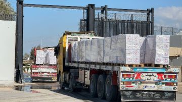 الهلال الأحمر المصري يسير القافلة الإنسانية 147 لدعم غزة بحمولة 6,240 طنا