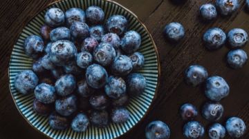 فاكهة مهملة تعزز صحة القلب والمخ والأمعاء.. دراسة تكشف فوائد تناولها يوميا