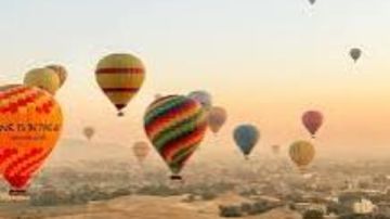 الأقصر توقف تحليق البالون الطائر مؤقتا لسوء الأحوال الجوية