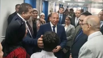 قيادات جامعة القاهرة تودع طفلا استمر علاجه 4 شهور بمستشفى أبو الريش قيادات جامعة القاهرة تودع طفلا استمر علاجه 4 شهور بمستشفى أبو الريش