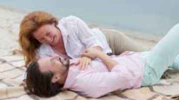 لماذا تنجذب المرأة للرجل الأصغر سنا نفسيا؟.. الخبرة والنجاح مقابل الطاقة والحماس.. إليك سر نجاح العلاقة لماذا تنجذب المرأة للرجل الأصغر سنا نفسيا؟.. الخبرة والنجاح مقابل الطاقة والحماس.. إليك سر نجاح العلاقة