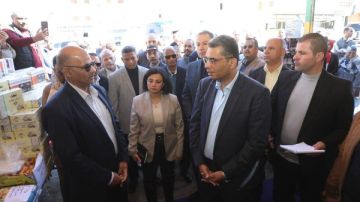 محافظ البحر الأحمر يتفقد معرض أهلا رمضان بسفاجا ويوجه بمتابعة الأسعار يوميا محافظ البحر الأحمر يتفقد معرض أهلا رمضان بسفاجا ويوجه بمتابعة الأسعار يوميا