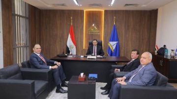 محافظ دمياط ونائبه يتسلمان مهام عملهما بديوان عام المحافظة