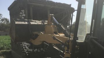 أسيوط.. إزالة 14 حالة تعد على الأراضي الزراعية وأملاك الدولة