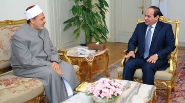 الرئيس السيسي يجري اتصالا هاتفيا بشيخ الأزهر للاطمئنان على صحته