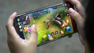 تنظيم الاتصالات: جلسة الشيوخ ناقشت تجارب الدول في استخدام الأطفال للإنترنت