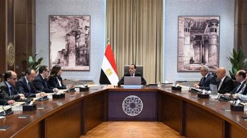 رئيس الوزراء يجتمع مع وزيرة الإسكان لاستعراض الموقف التنفيذي لعدد من المشروعات رئيس الوزراء يجتمع مع وزيرة الإسكان لاستعراض الموقف التنفيذي لعدد من المشروعات