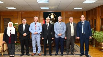 رئيس جامعة أسيوط يترأس اجتماع لجنة الوظائف القيادية