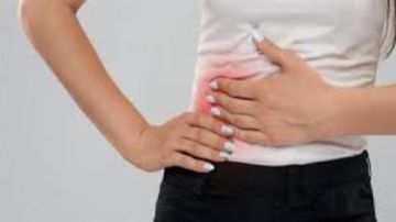 طبيب يحذر: علامة بسيطة في بطنك تدل على مرض خطير