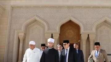 وزير الأوقاف لوفد إندونيسي: السفارة العلمية لأبناء الأزهر تضيء الدنيا بالاستنارة والوسطية وزير الأوقاف لوفد إندونيسي: السفارة العلمية لأبناء الأزهر تضيء الدنيا بالاستنارة والوسطية