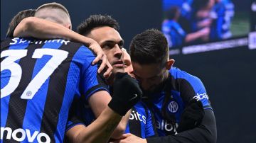 إنتر ميلان يفوز على كريمونيسي 2-0 بالدوري الإيطالي إنتر ميلان يفوز على كريمونيسي 2-0 بالدوري الإيطالي