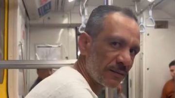 مشادة جديدة داخل المترو تشعل السوشيال ميديا.. أسماء: وضعت رجلا على رجل لحماية نفسي مشادة جديدة داخل المترو تشعل السوشيال ميديا.. أسماء: وضعت رجلا على رجل لحماية نفسي