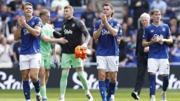 إيفرتون يفوز 2-1 على فولهام في الدوري الإنجليزي