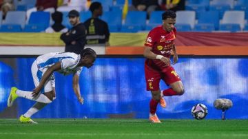 بمشاركة حجازي.. شوط أول سلبي بين القادسية ونيوم بالدوري السعودي