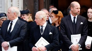 عاصفة إبستين.. الملك تشارلز: ندعم الشرطة والأسئلة تطارد ولي العهد عاصفة إبستين.. الملك تشارلز: ندعم الشرطة والأسئلة تطارد ولي العهد