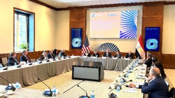 وزير البترول يعقد لقاء مائدة مستديرة موسع مع ممثلي الشركات الأمريكية بغرفة التجارة