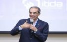 وزير الاتصالات: 6 مليارات دولار استثمارات لتطوير الإنترنت في مصر - eg