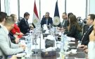 وزير السياحة والآثار يجتمع مع مدير شركة طيران دولية لبحث التعاون - eg