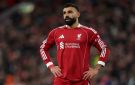 بصورة على إنستغرام.. لاعب ليفربول يستعرض خزانة ألقاب زميله محمد صلاح - eg