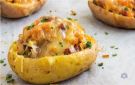 تنفع للسحور وللإفطار.. بطاطس مهروسة محشية بالجبن واللحم - eg
