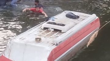 إصابة 10 أشخاص فى انقلاب ميكروباص بترعة بملوي