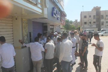 تشميع 35 منشأة مخالفة لمواعيد الغلق في الغربية تشميع 35 منشأة مخالفة لمواعيد الغلق في الغربية