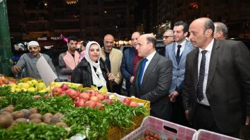 محافظ الغربية يقود حملة رقابية مفاجئة على السلاسل التجارية والأسواق بطنطا محافظ الغربية يقود حملة رقابية مفاجئة على السلاسل التجارية والأسواق بطنطا