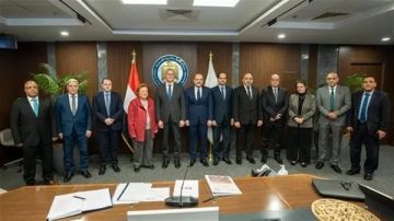 القابضة للبتروكيماويات: خطة لتنفيذ 10 مشروعات وتوطين 20 منتجا باستثمارات 11 مليار دولار