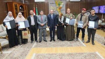 محافظ المنوفية يسلم عقود تقنين أراضي أملاك دولة لعدد من المواطنين محافظ المنوفية يسلم عقود تقنين أراضي أملاك دولة لعدد من المواطنين