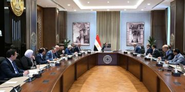  مدبولي يتابع الموقف التنفيذي لتشغيل وتطوير مطار العلمين الدولي