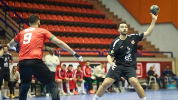 الأهلي يقسو على سبورتنج في دوري المحترفين لكرة اليد الأهلي يقسو على سبورتنج في دوري المحترفين لكرة اليد