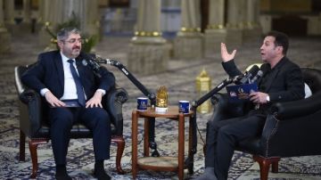 بودكاست الملتقى الفكري يضيء سيرة عالم أذربيجاني في رحاب آل البيت بودكاست الملتقى الفكري يضيء سيرة عالم أذربيجاني في رحاب آل البيت