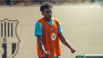 يامال يظهر منفردا في مران إسبانيا قبل ودية مصر