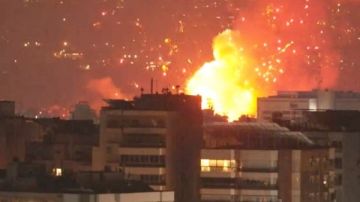 انفجار في جزيرة خارك وميناء غناوه بمحافظة بوشهر جنوبي غرب إيران انفجار في جزيرة خارك وميناء غناوه بمحافظة بوشهر جنوبي غرب إيران